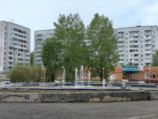 Фонтан в Усть-Илимске на Комсомольской площад
