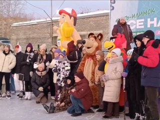 Массовое катание «Все на лёд!» прошло в Усть-Илимске
