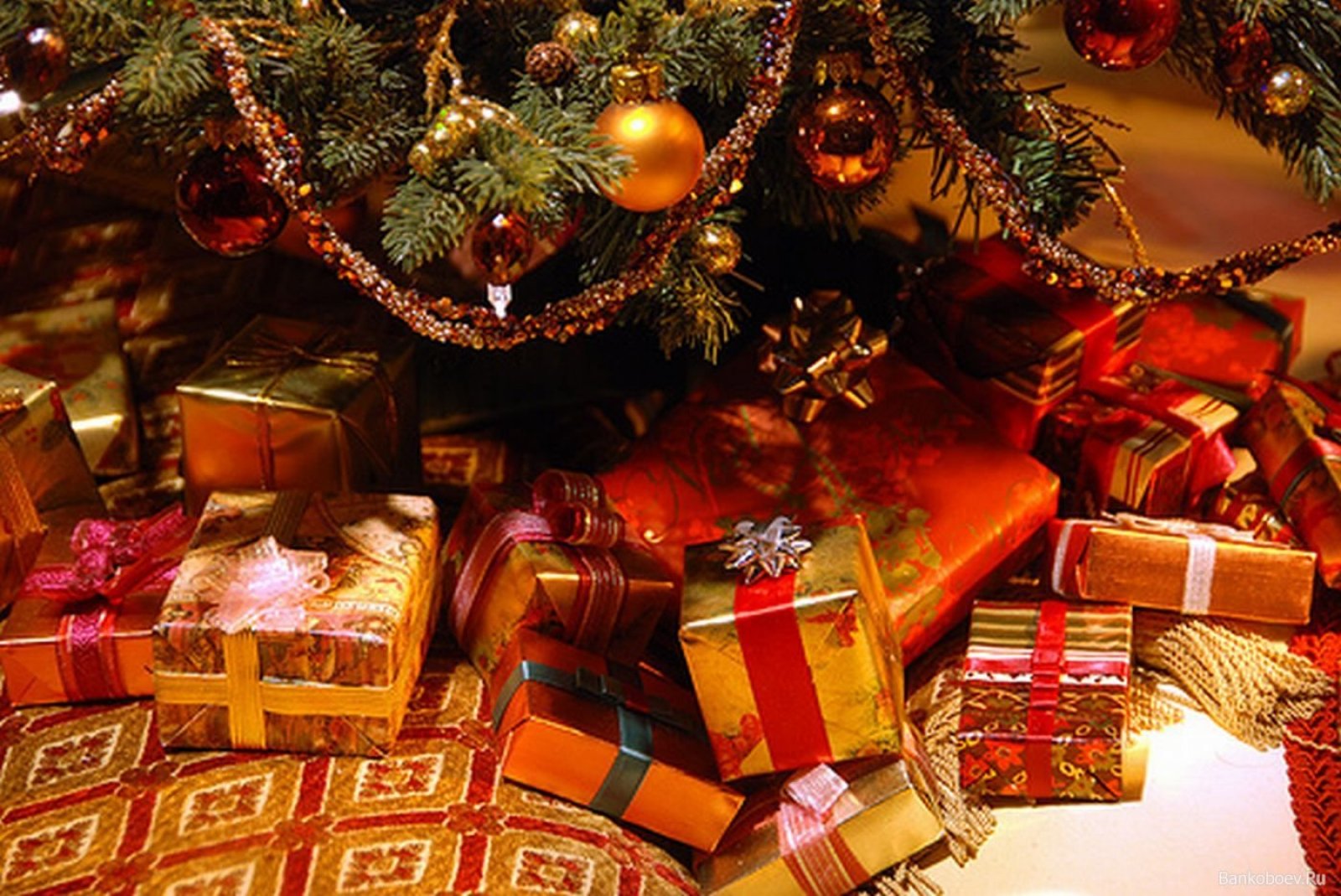 Публикация «Подарки на Новый год для родных своими руками» размещена в разделах