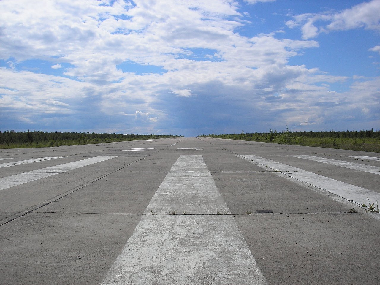 Усть-Илимский аэропорт 2010 год. Взлетная полоса