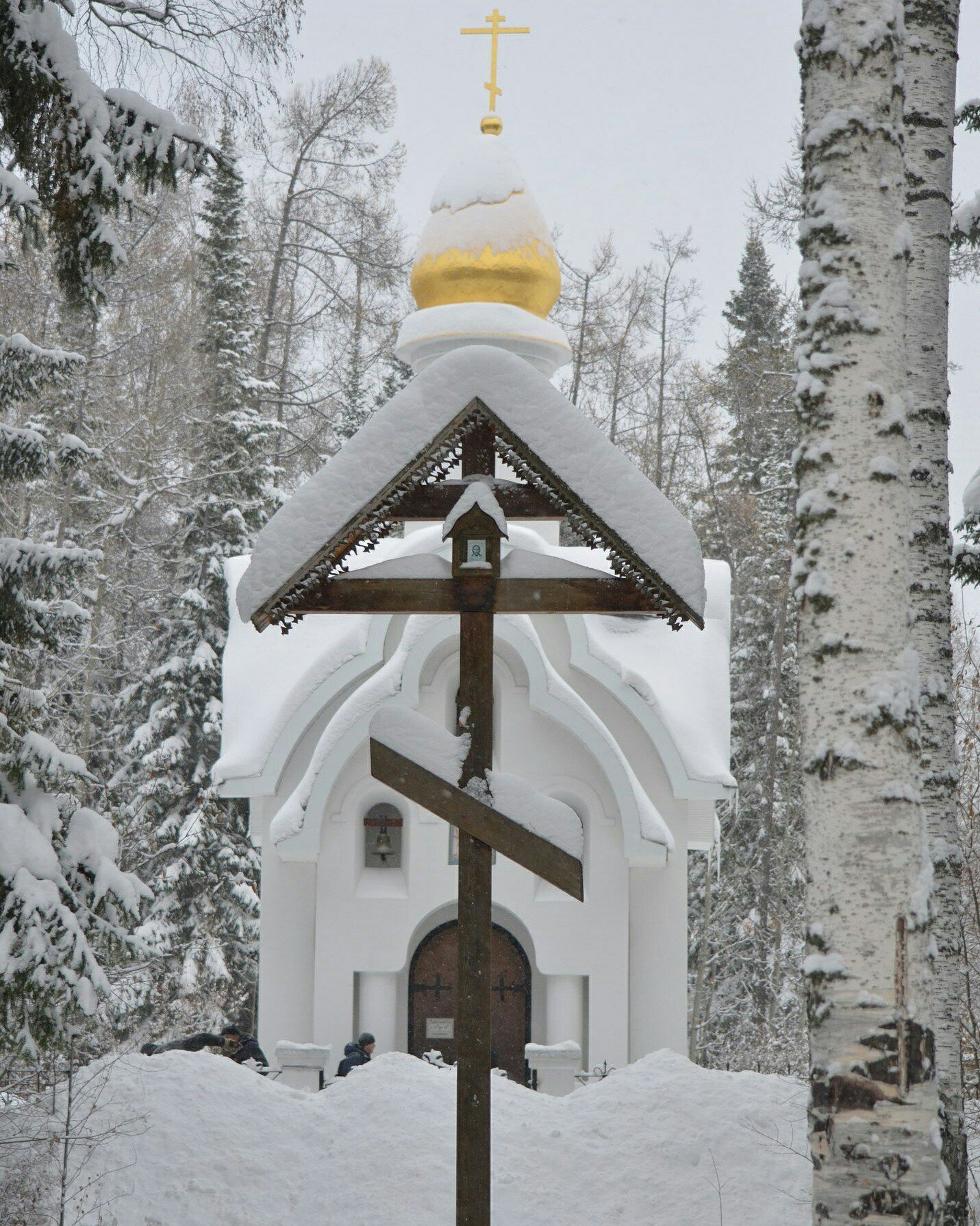 Усть-Илимск. Поклонный крест возле Часовни