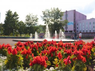Фонтан в Усть-Илимске на Комсомольской площади