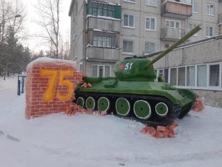 Т-34 из снега