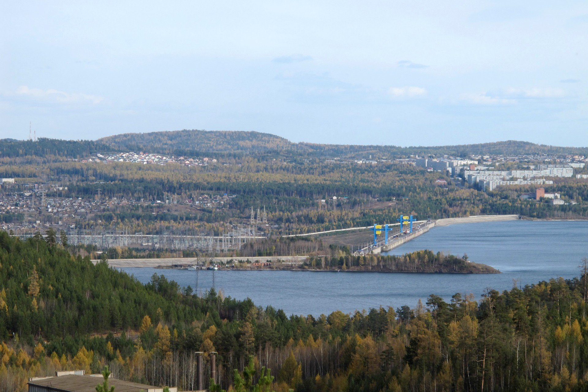 Вид на Усть-Илимскую ГЭС