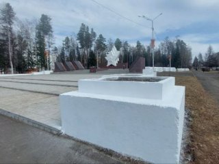 В Усть-Илимске проводится ремонт объектов, посвященных Великой Отечественной войне